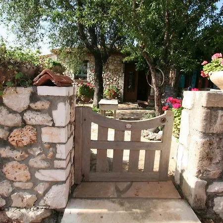 Vinieris Villas - Almond Dom wakacyjny *